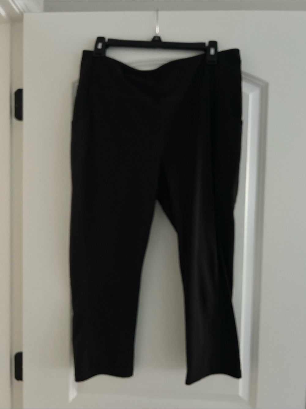 Black Capri Leggings w/ Pockets